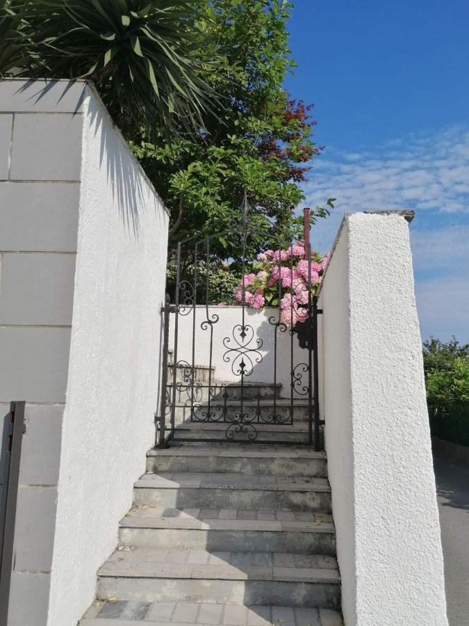 Rosemary Apartment Izola Bagian luar foto