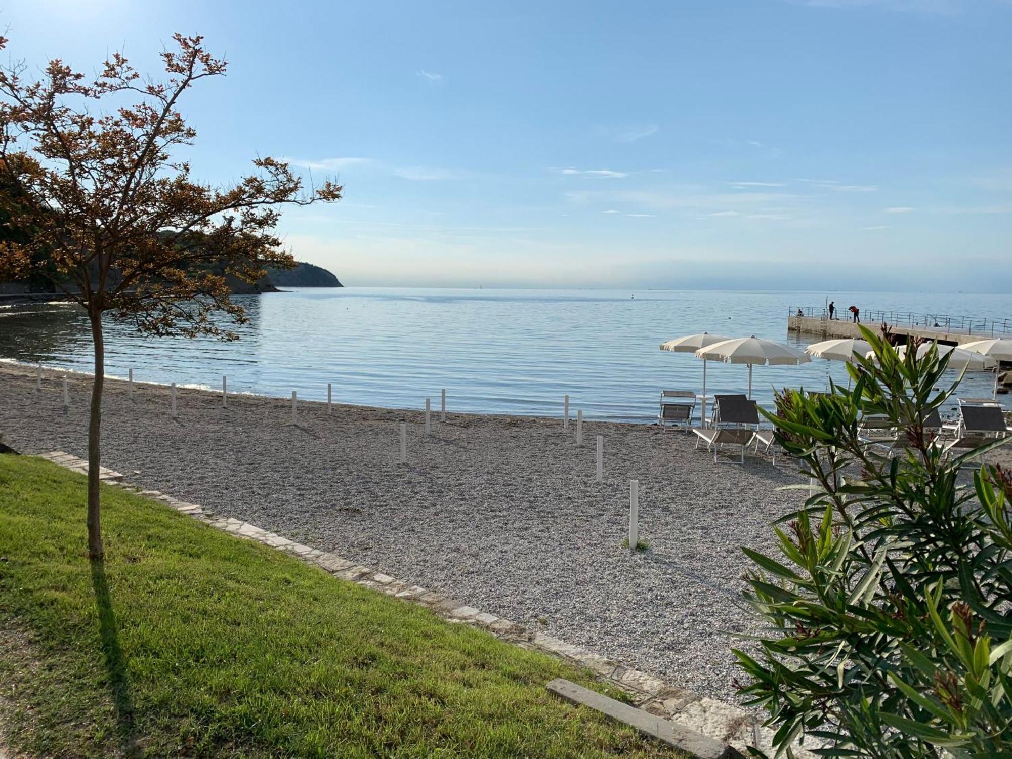 Rosemary Apartment Izola Bagian luar foto
